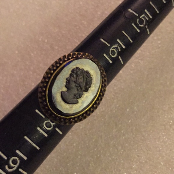 Vintage engraved hematite cameo ring - Picture 5 of 5